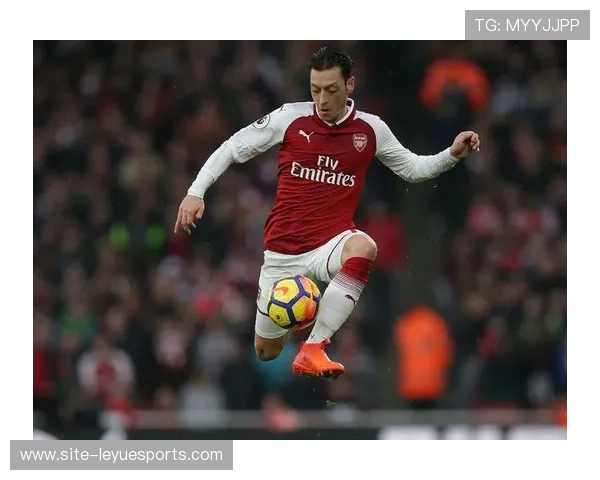 足球球星精准控球瞬间展示技巧与专注力的完美结合